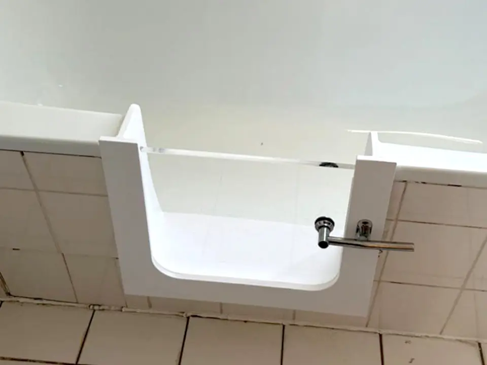 Badewannentür als Altenative zur Dusche