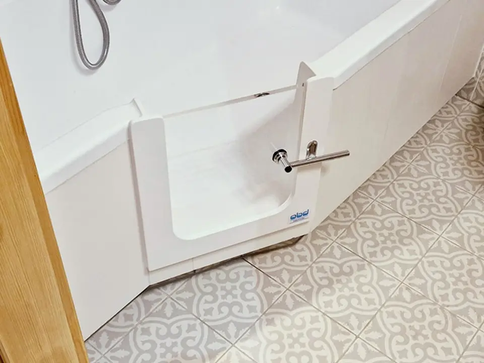 Badewannentür kleine Bäder